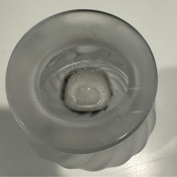 LALIQUE France Rosine Frosted Glass Vase with 3D Dove Design - Picture 6 of 7